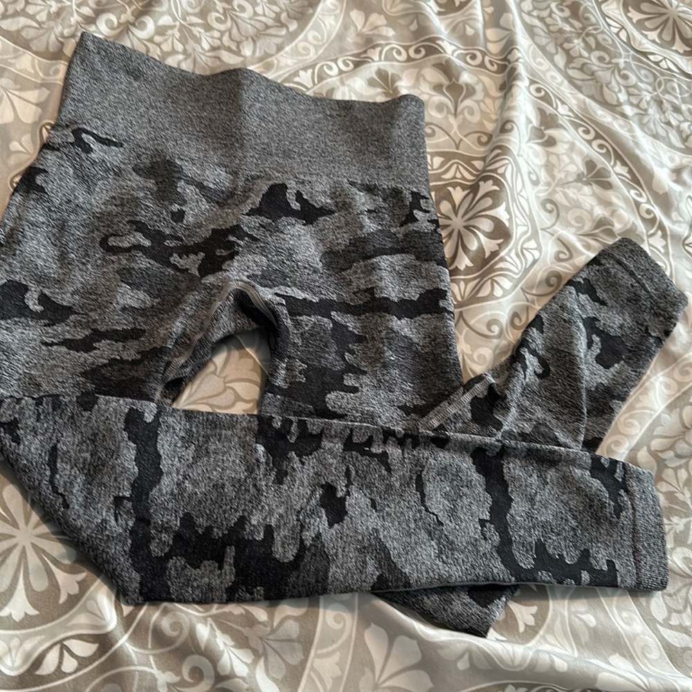 Trendy Black Leggings